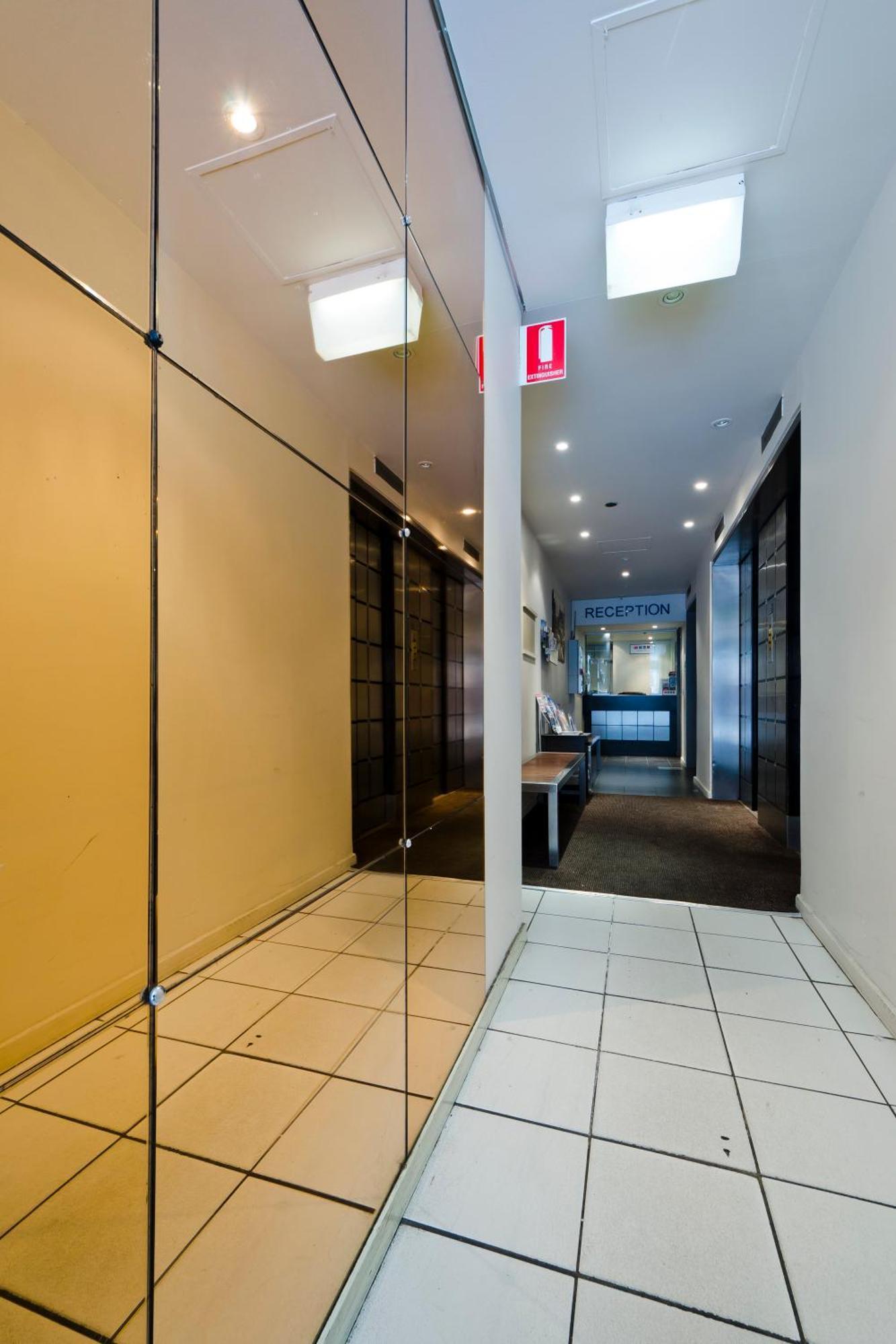 City Square Motel Melbourne Buitenkant foto